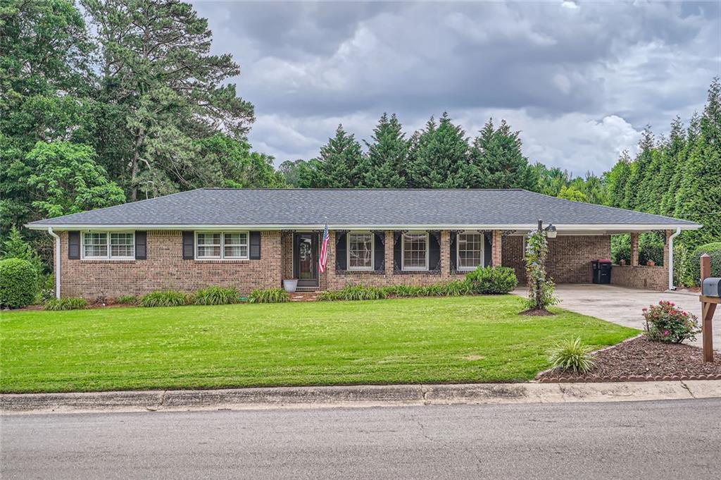 5478 Janice Ln., Stone Mountain, GA 30087