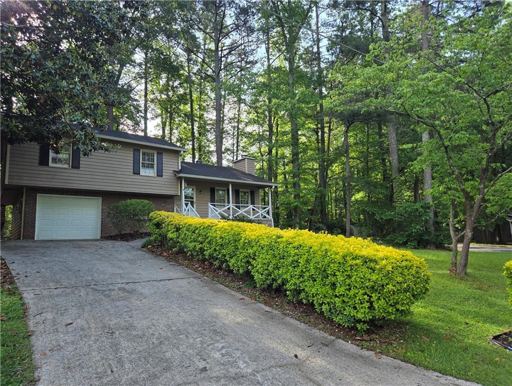 4015 Woodland Dr., Kennesaw, GA 30152