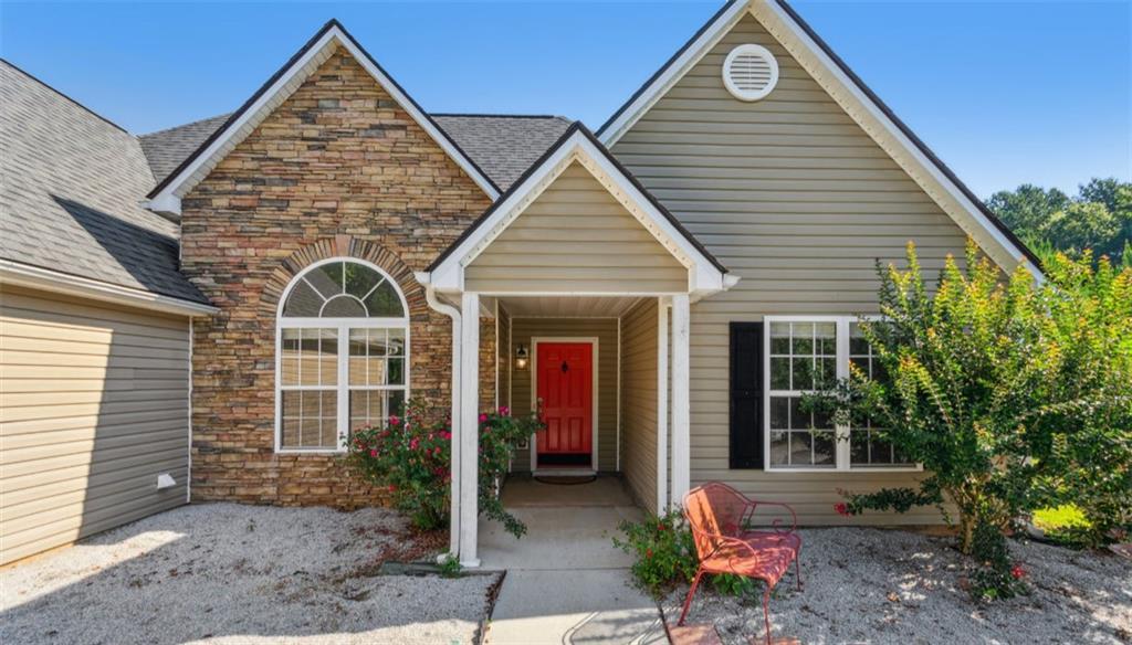 1625 Alcovy River Dr., Dacula, GA 30019
