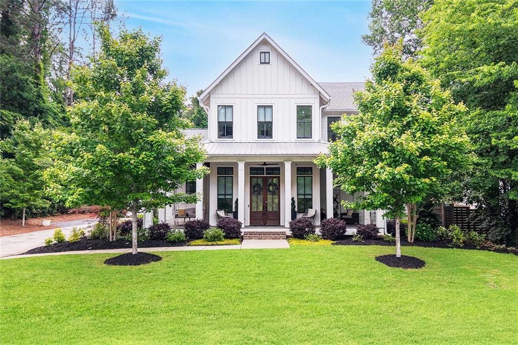 201 Dobbs Rd., Woodstock, GA 30188