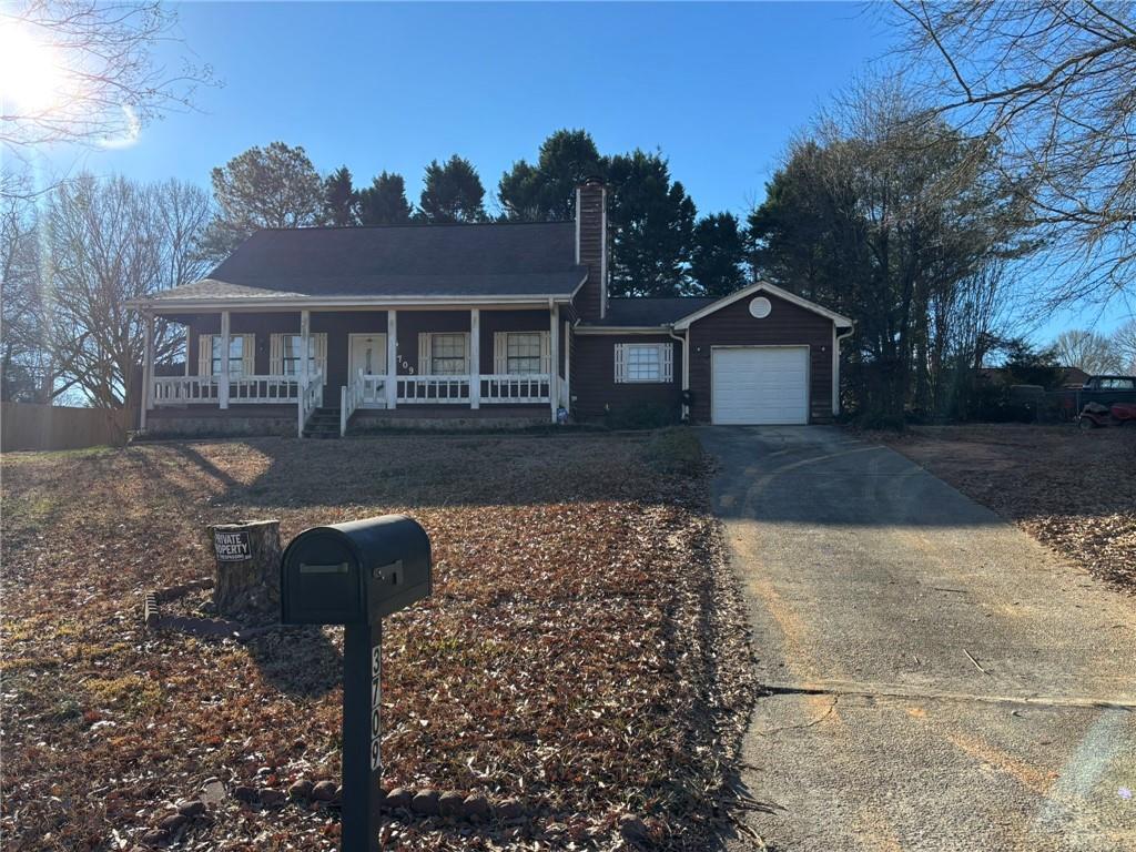 3709 Charlotte Dr., Rex, GA 30273