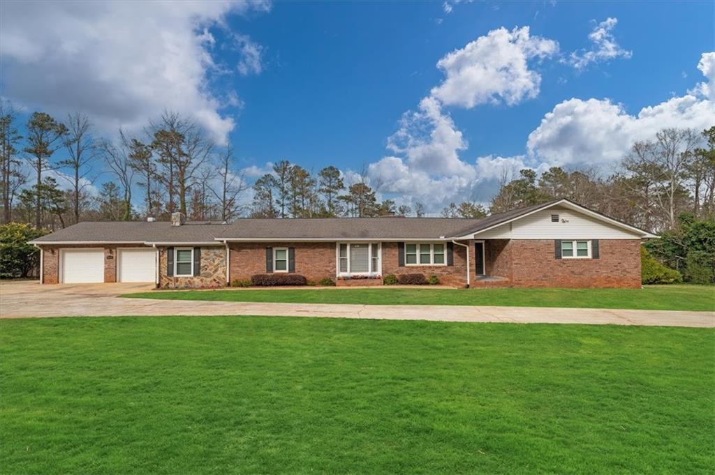 2716 Georgia 16, Carrollton, GA 30116