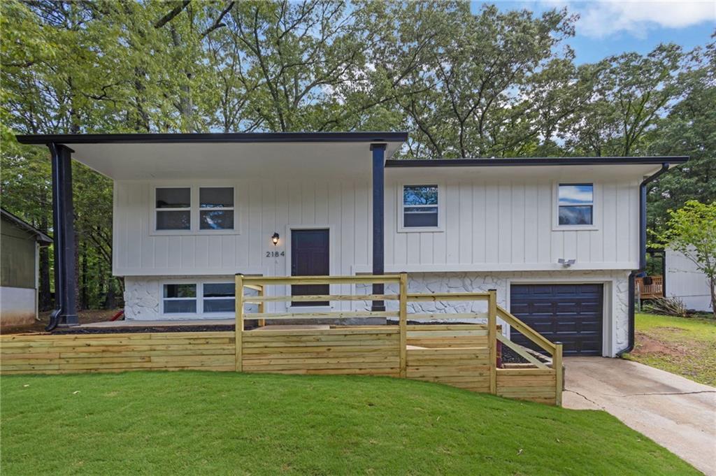 2184 Cherokee Valley Cir., Lithonia, GA 30058