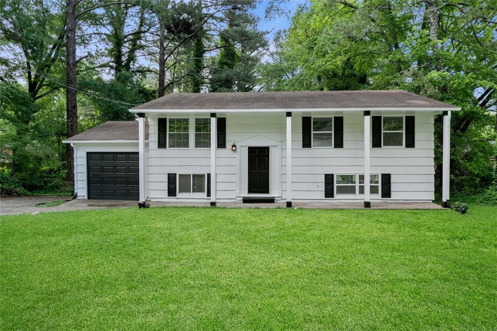 1386 Pineglen Dr., Riverdale, GA 30296