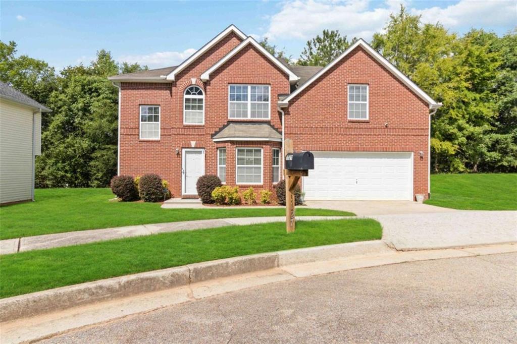 1127 Oak Hollow Ct., Hampton, GA 30228