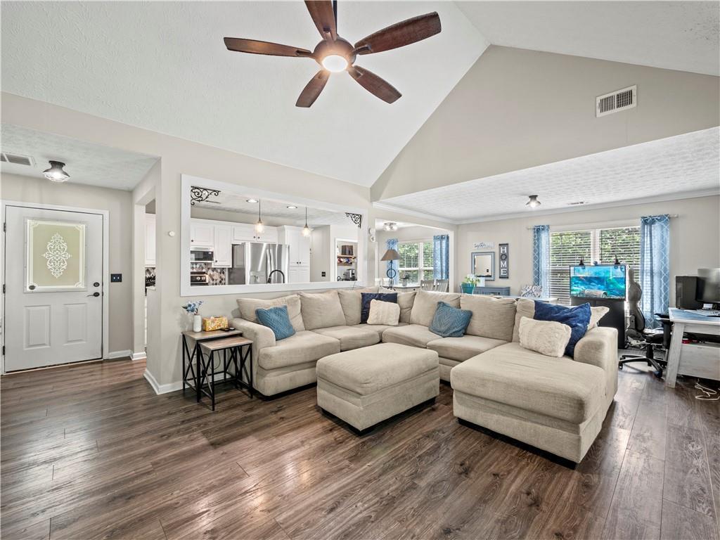 6255 Buttonwood Ct., Flowery Branch, GA 30542