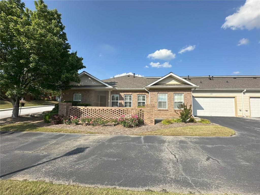 125 Villa Park Cir., Stone Mountain, GA 30087