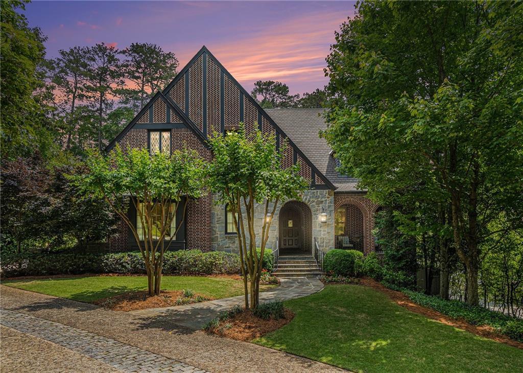 927 Berkshire Rd., Atlanta, GA 30324