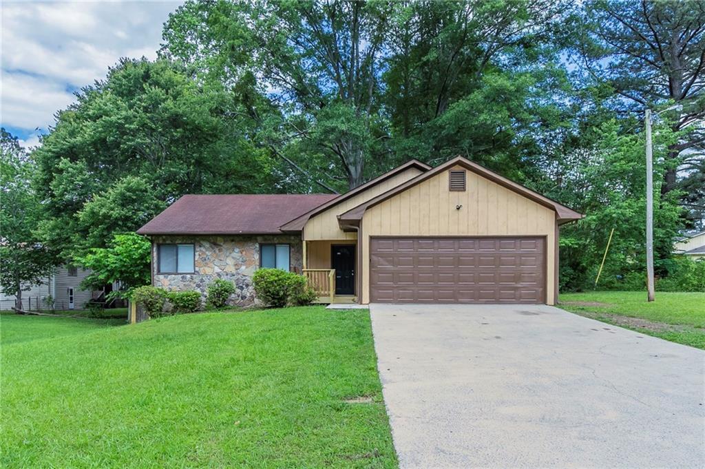 8350 Gledstone Way, Fairburn, GA 30213