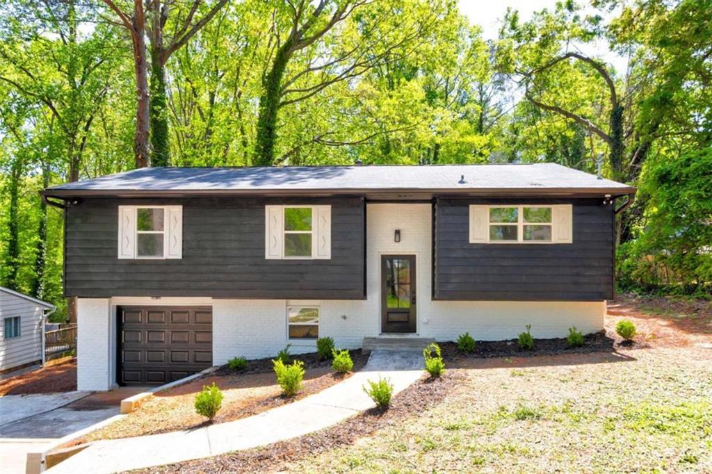 809 Vinton Wood Rd., Forest Park, GA 30297