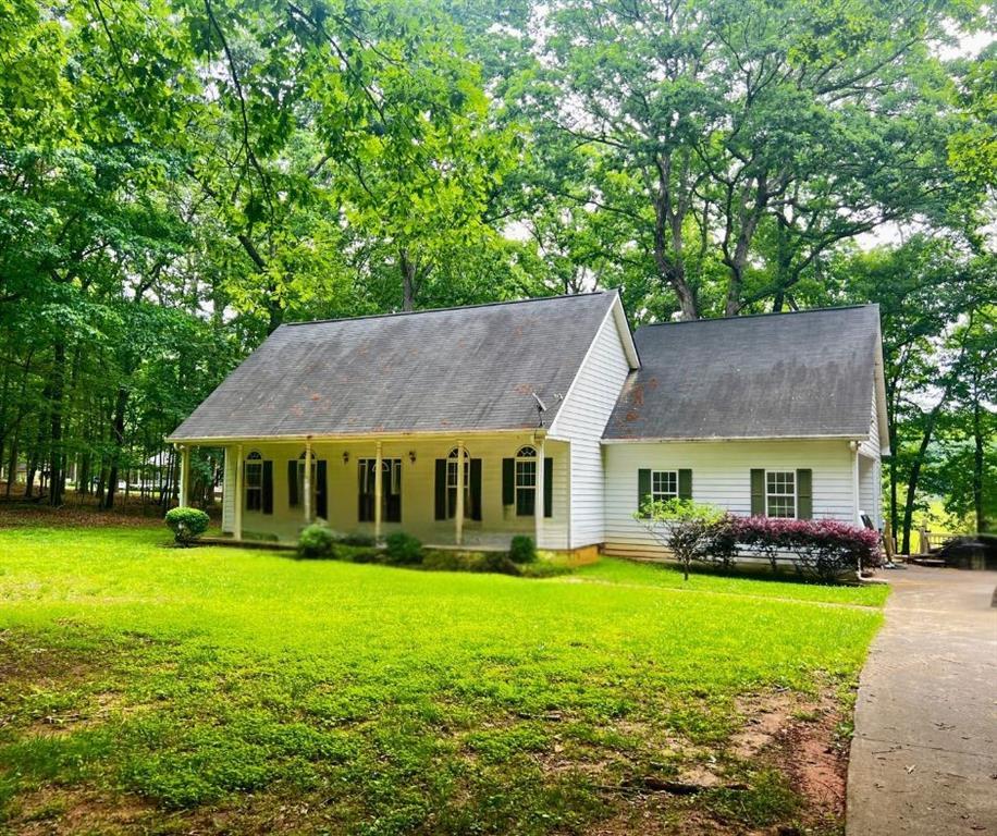 224 Red Oak Dr., Maysville, GA 30558