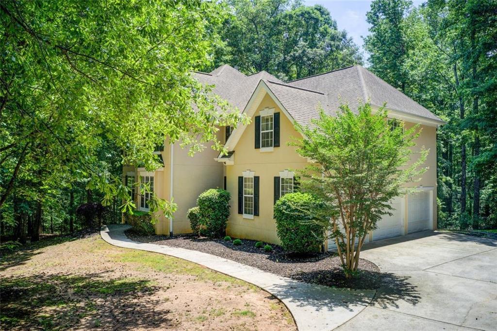 245 Ashley Forest Dr., Fayetteville, GA 30214