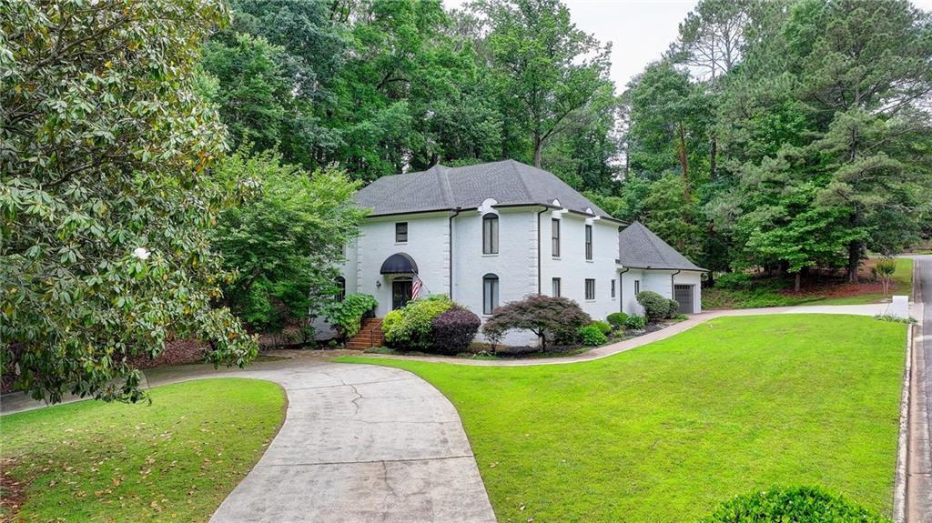 5025 Oak Bluff Ct., Atlanta, GA 30350