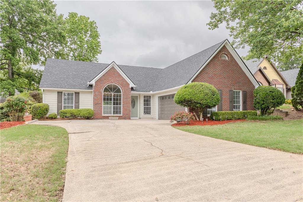 4565 English Oaks Ln., Lilburn, GA 30047