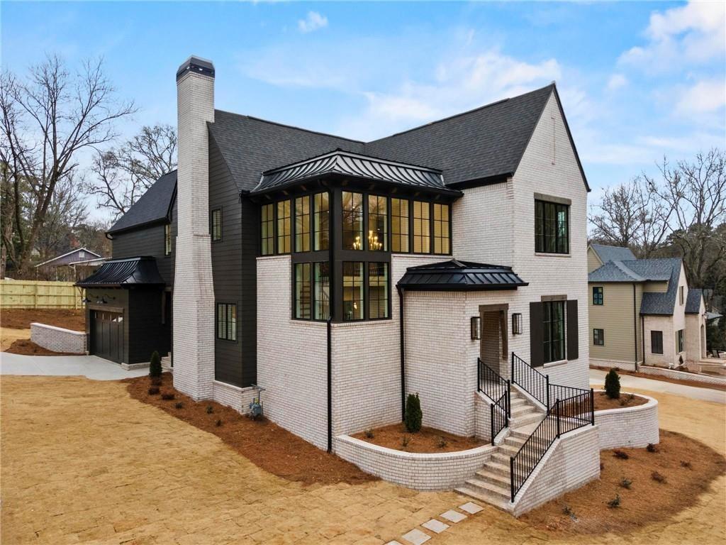 56 Pine St., Roswell, GA 30075