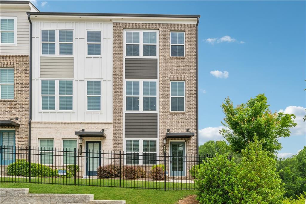 2631 Creekside Dr., Atlanta, GA 30318