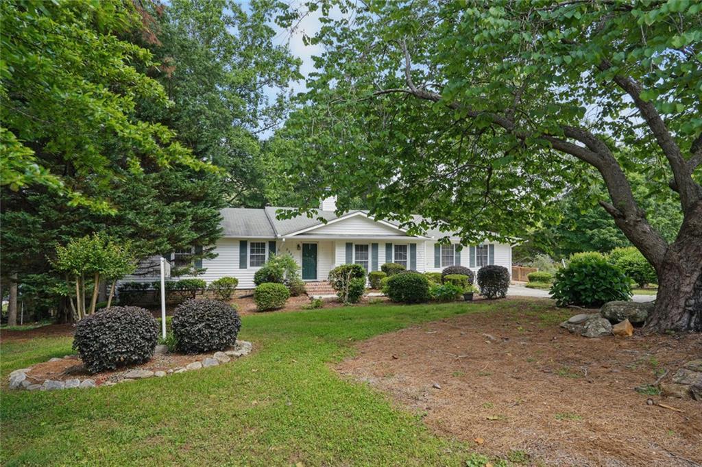2384 Shadowood Dr., Conyers, GA 30094