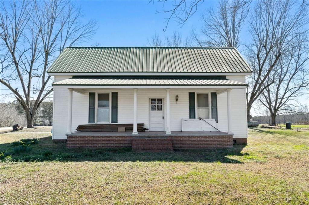 54 Adams Rd., Meansville, GA 30256