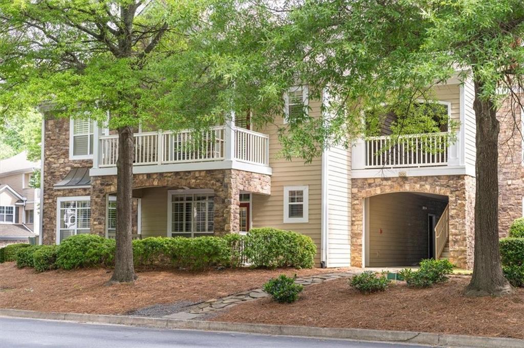 311 Pembrooke Cir., Alpharetta, GA 30004
