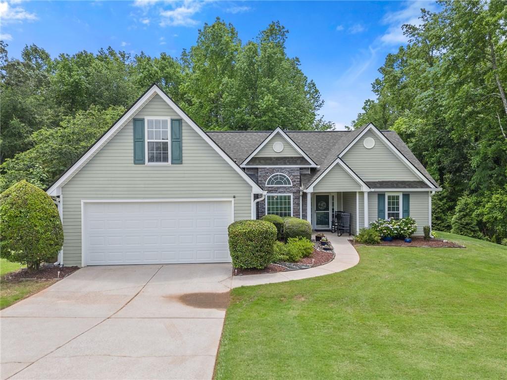 6215 Wilmington Way, Flowery Branch, GA 30542