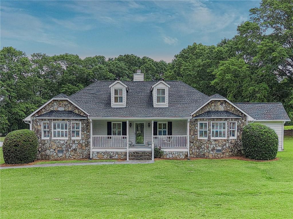 2759 Bay Ridge Dr., Loganville, GA 30052