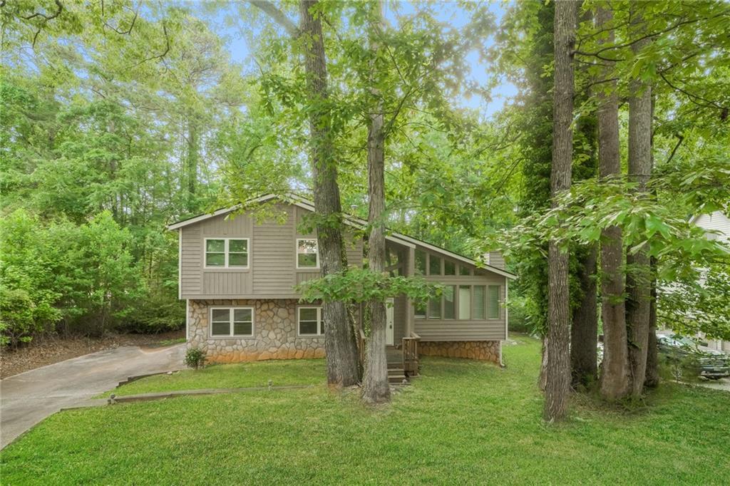 8607 Wood Springs Ct., Douglasville, GA 30135