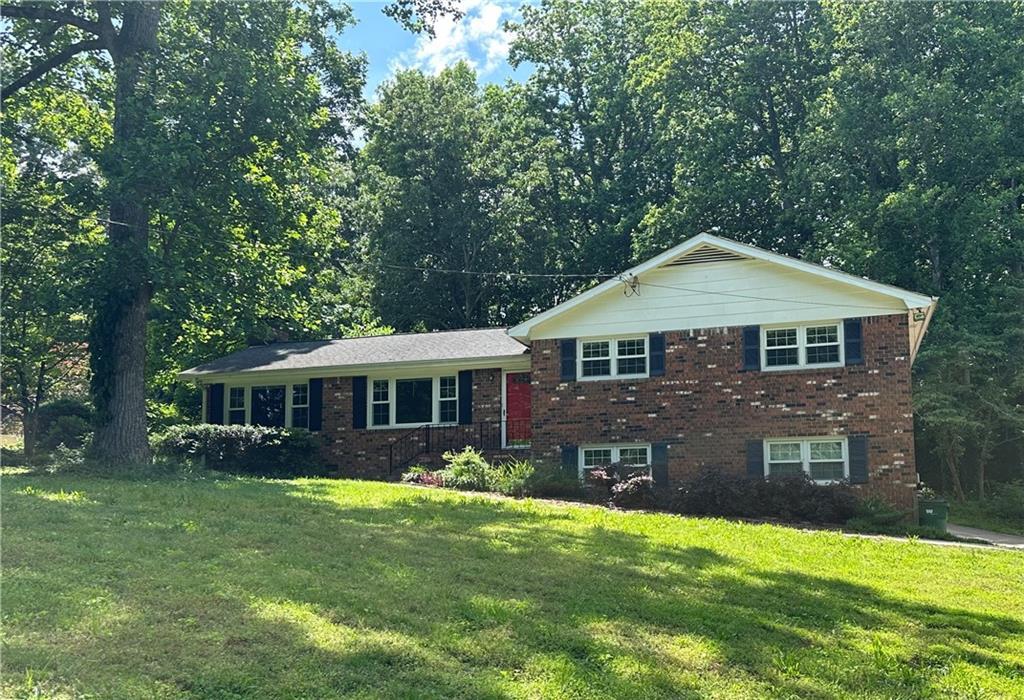 5669 Hillcrest Dr., Acworth, GA 30102