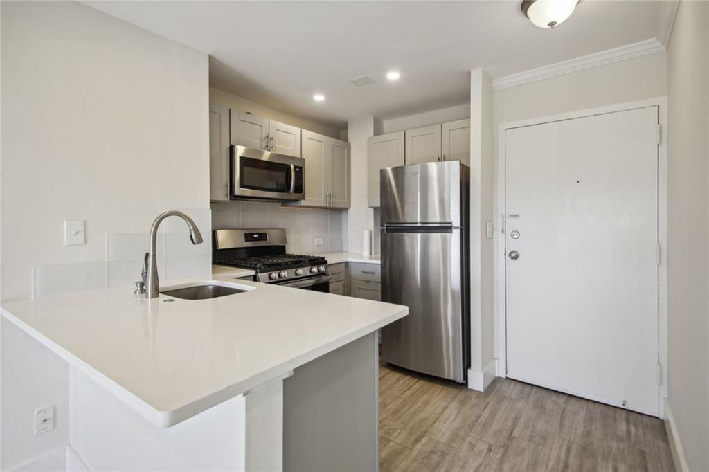 2285 Peachtree Rd., Atlanta, GA 30309