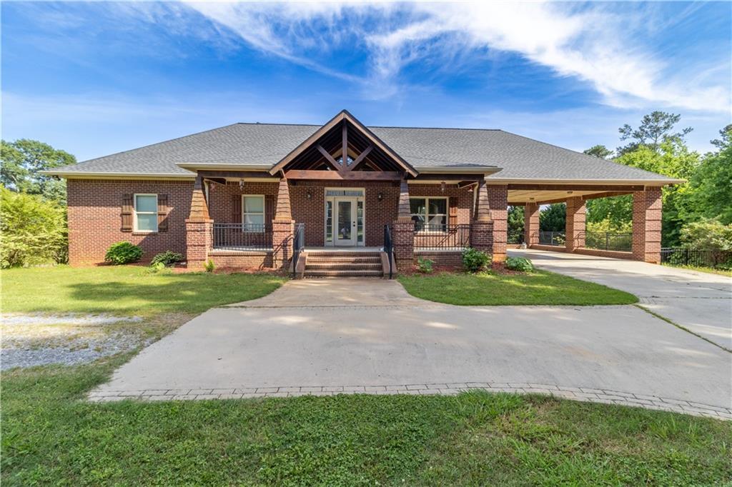 367 Big Pond Rd., Taylorsville, GA 30178