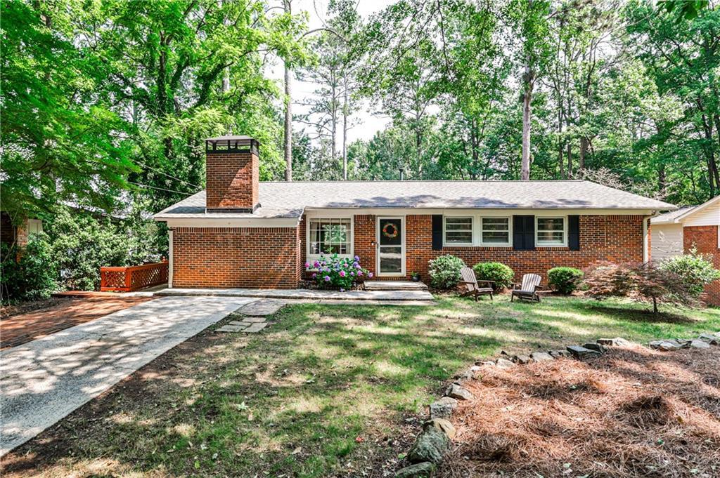 1082 Greenbriar Cir., Decatur, GA 30033