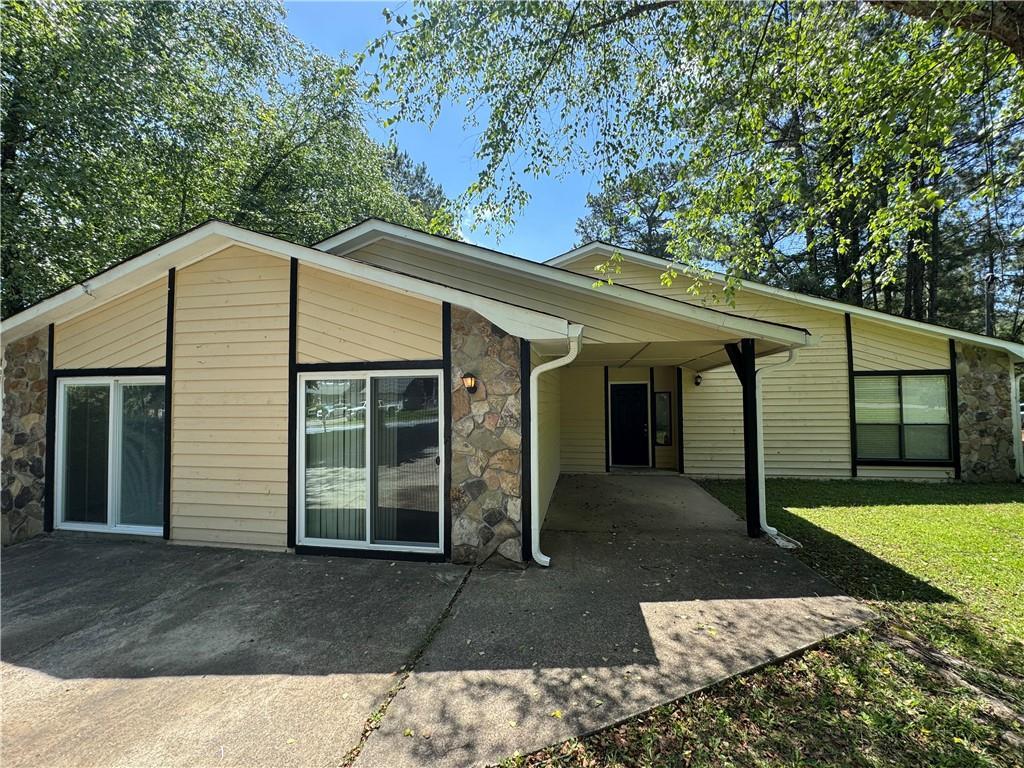 120 Squirrel Way, Atlanta, GA 30349