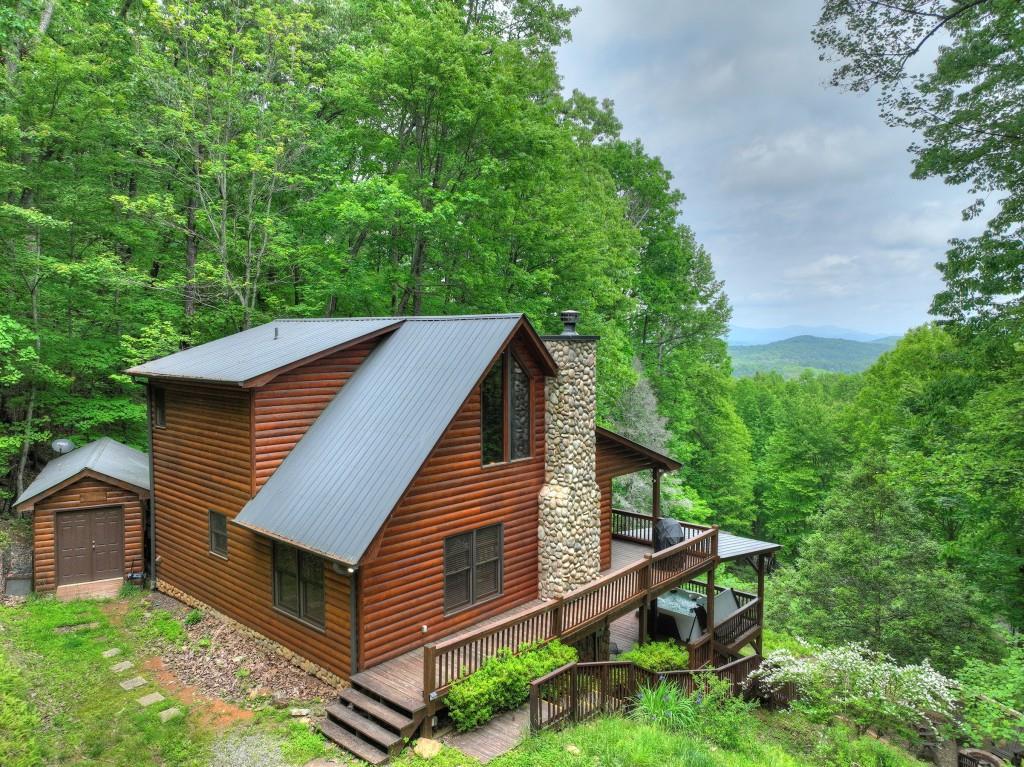 384 Mountain Highlands Ct., Blue Ridge, GA 30513