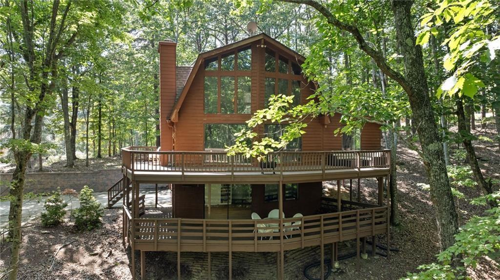 182 White Eagle Dr., Waleska, GA 30183