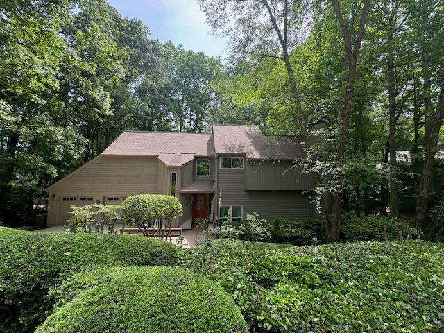 4246 Loch Highland Pkwy., Roswell, GA 30075