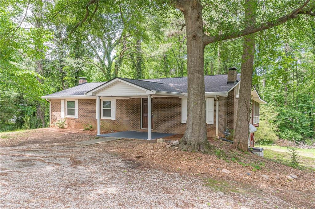143 Longview Rd., Fayetteville, GA 30214