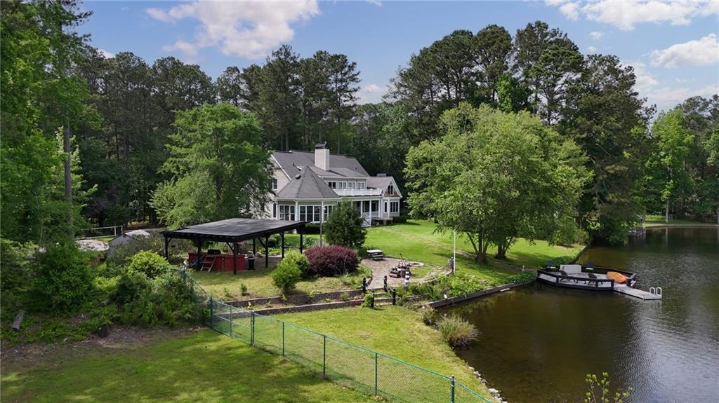 625 W Lake Dr., Oxford, GA 30054