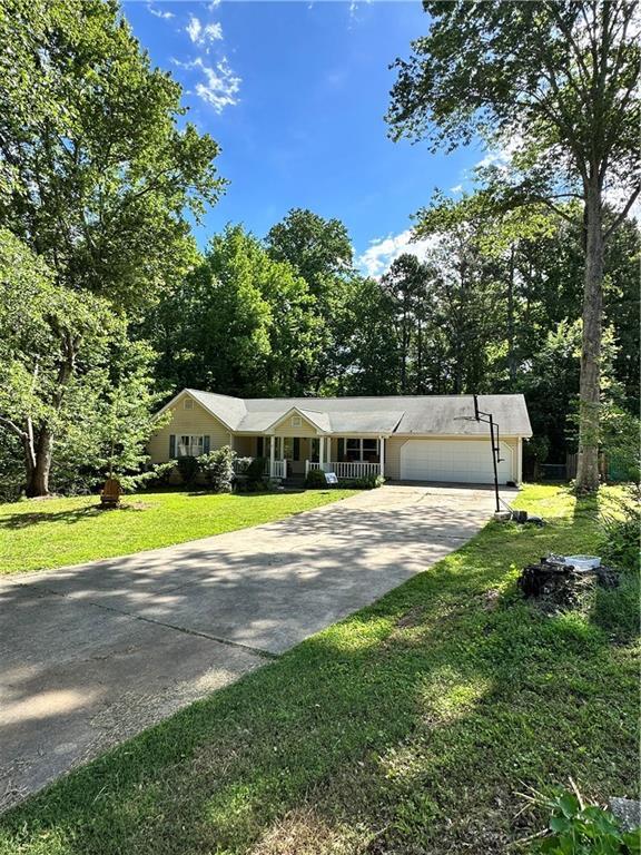 4745 Countryside Dr., Flowery Branch, GA 30542