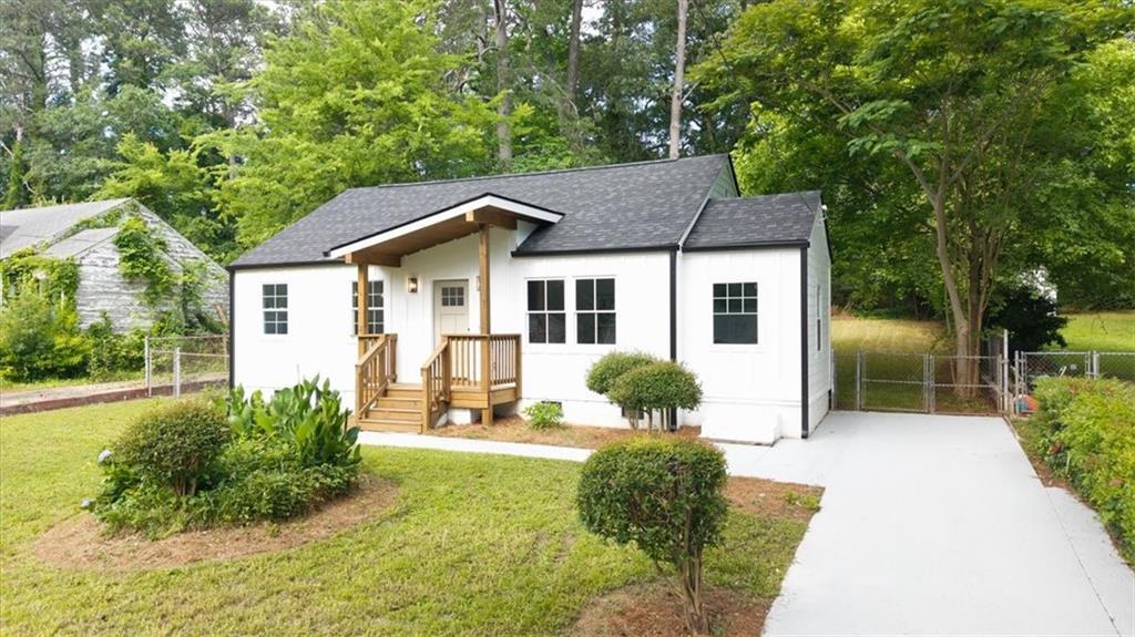 1111 Edgefield Dr., Atlanta, GA 30310