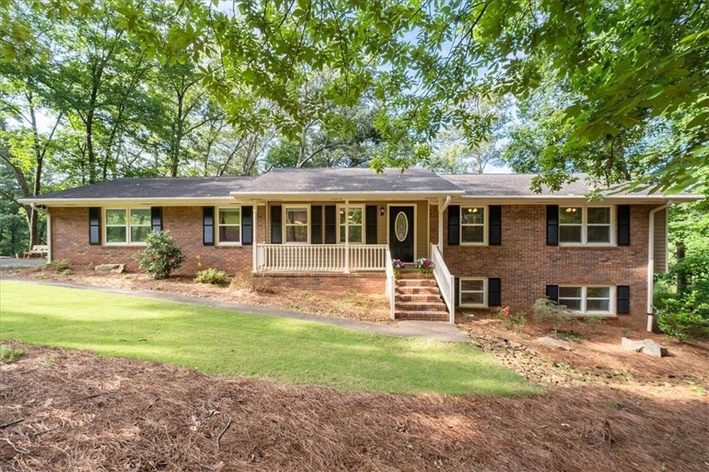 71 Seminole Tr., Cartersville, GA 30120