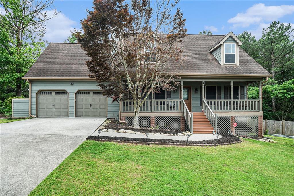 1235 Waterwood Dr., Loganville, GA 30052