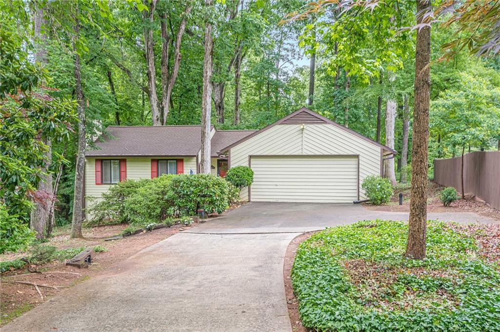 2174 Kinridge Rd., Marietta, GA 30062