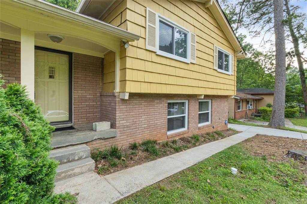 2358 Dabney Ter., East Point, GA 30344