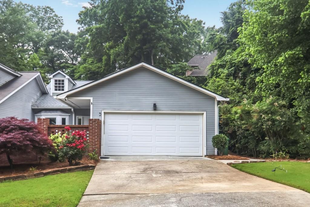 2983 Crosswycke Forest Dr., Brookhaven, GA 30319