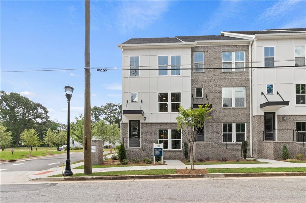 2535 Astaire Ct., Atlanta, GA 30318