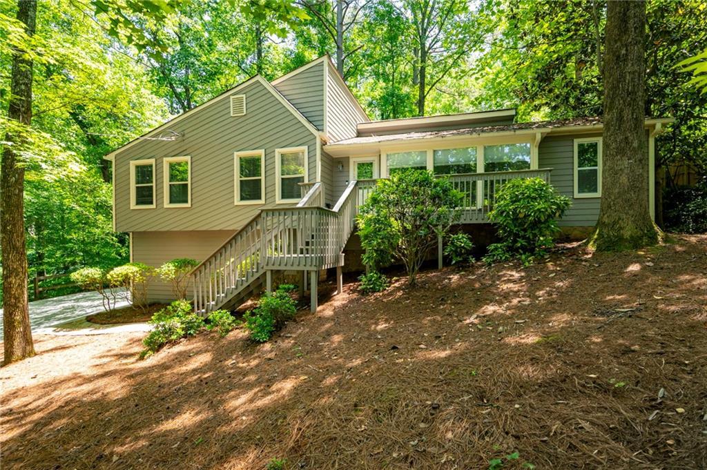 148 Bramble Oak Dr., Woodstock, GA 30188