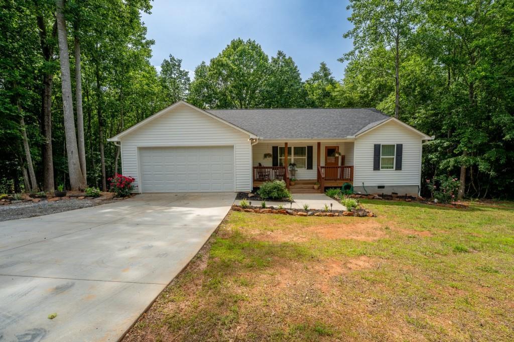 462 Day Star Ln., Mount Airy, GA 30563