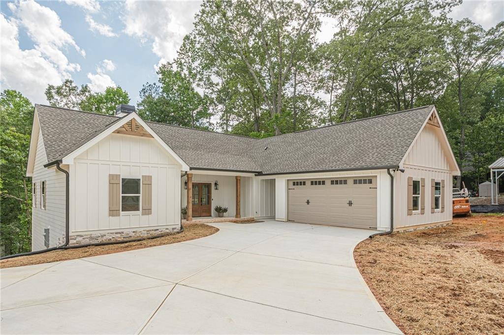 912 Oak Dr., Woodstock, GA 30189