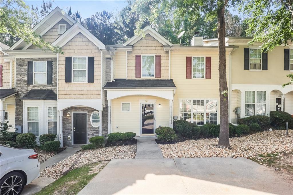 6073 Camden Forrest Dr., Riverdale, GA 30296