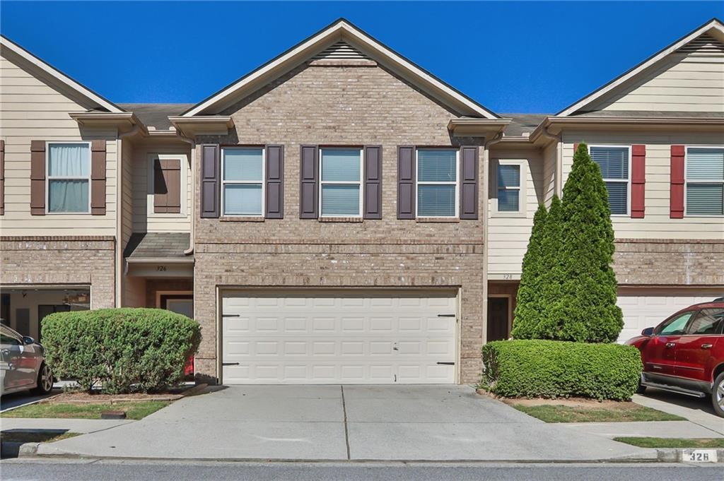 328 Oaktown Ct., Lawrenceville, GA 30044