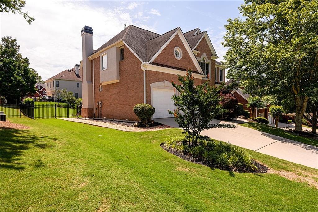 2484 Mossy Branch Dr., Snellville, GA 30078